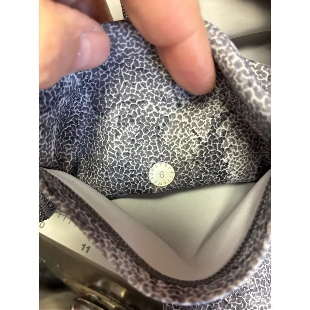 Lululemon F and Free Cropped in Kindred Spirit Alpine White Multi Size 6
